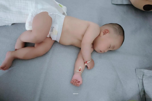 巢湖四个月宝宝不爱笑 巢湖四个月宝宝不爱笑